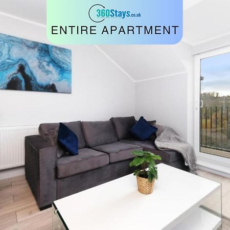 2 Bedroom Penthouse With Parking High Wycombe By 360Stays Extérieur photo