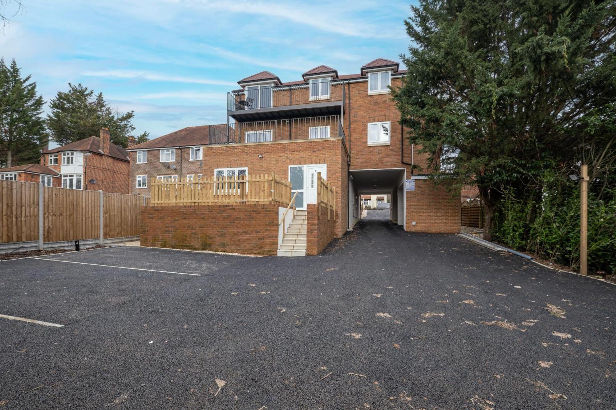 2 Bedroom Penthouse With Parking High Wycombe By 360Stays Extérieur photo