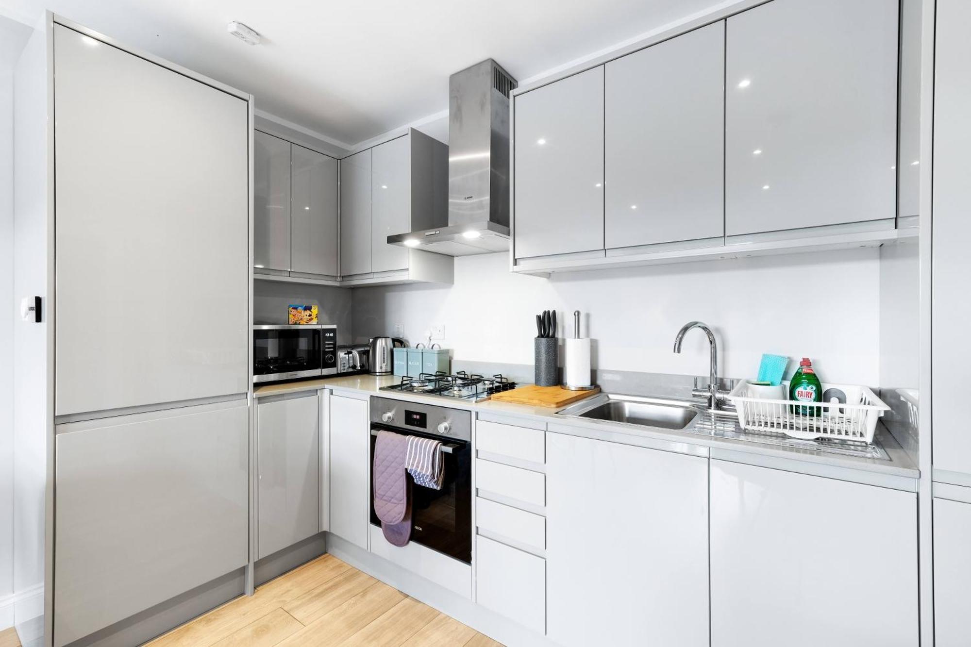 2 Bedroom Penthouse With Parking High Wycombe By 360Stays Extérieur photo