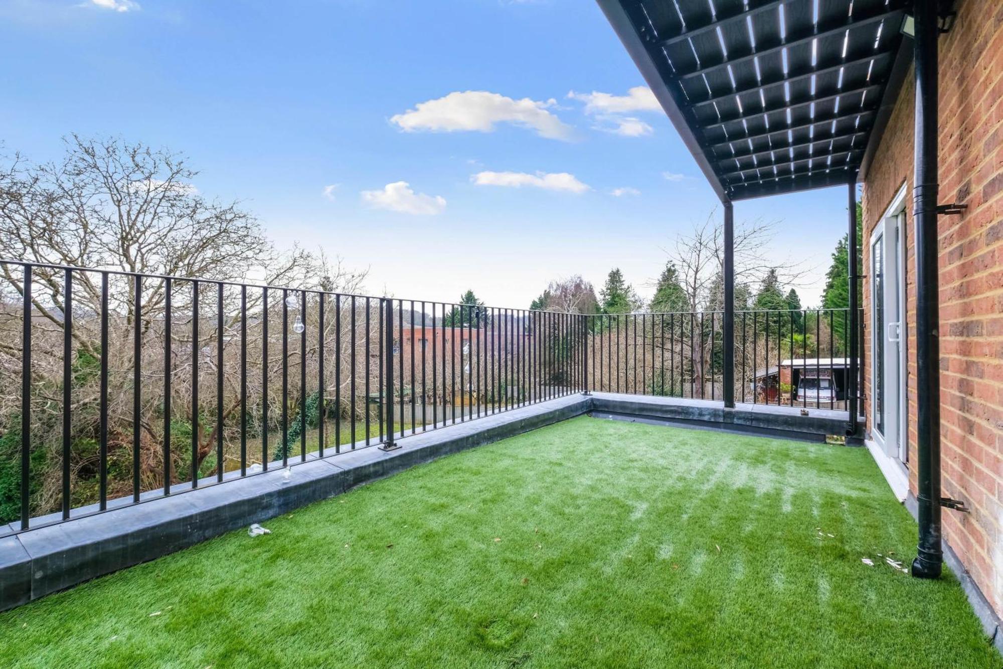 2 Bedroom Penthouse With Parking High Wycombe By 360Stays Extérieur photo
