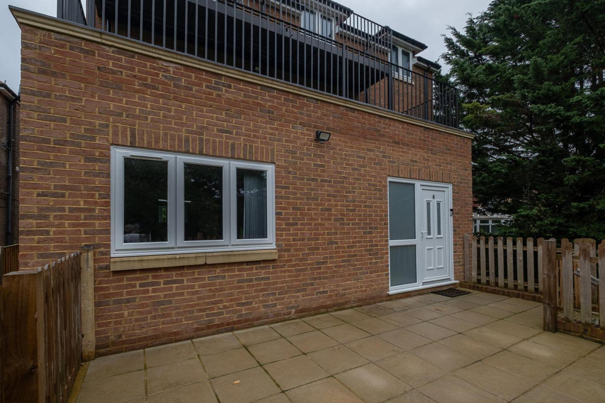 2 Bedroom Penthouse With Parking High Wycombe By 360Stays Extérieur photo