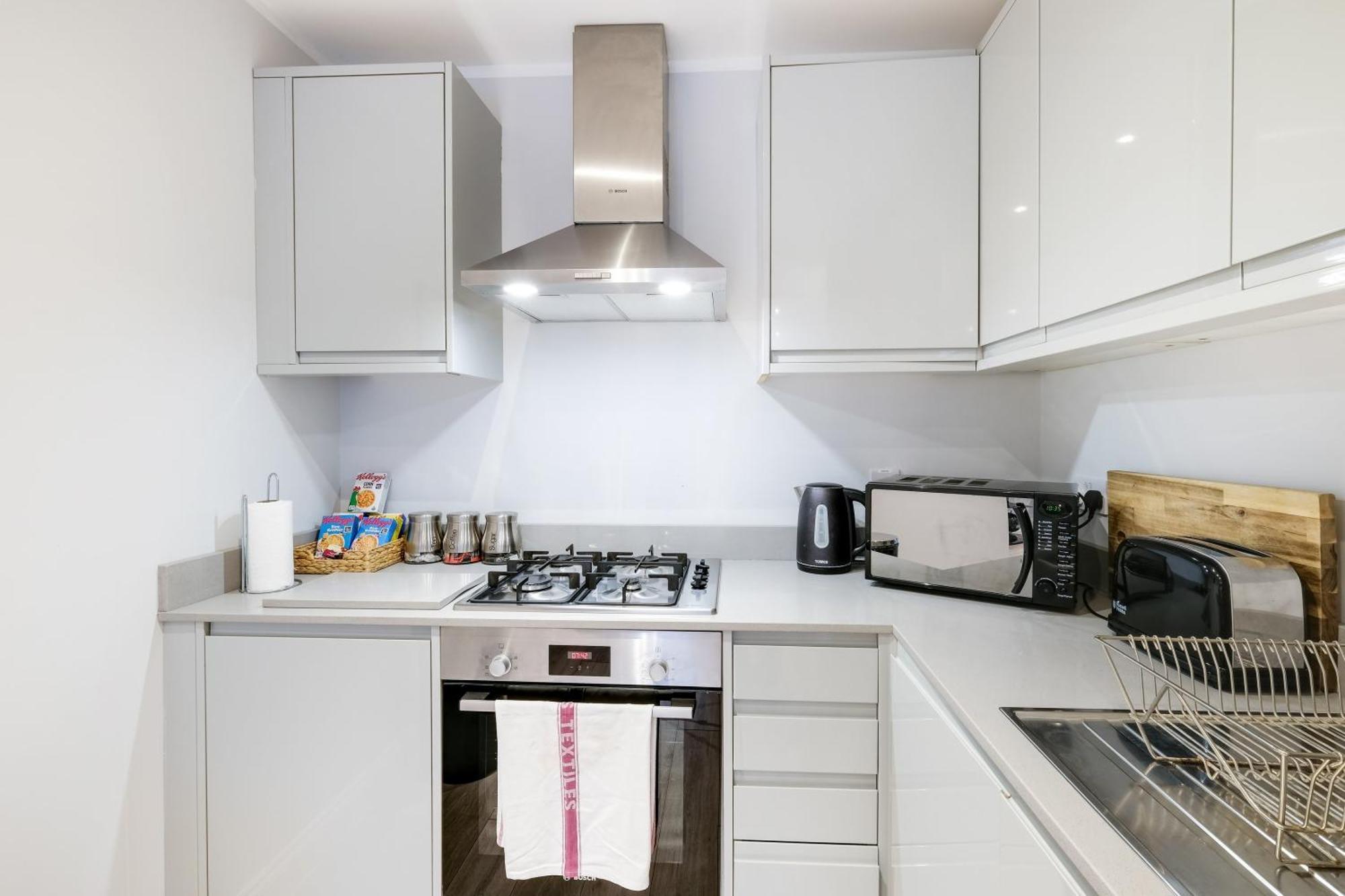 2 Bedroom Penthouse With Parking High Wycombe By 360Stays Extérieur photo