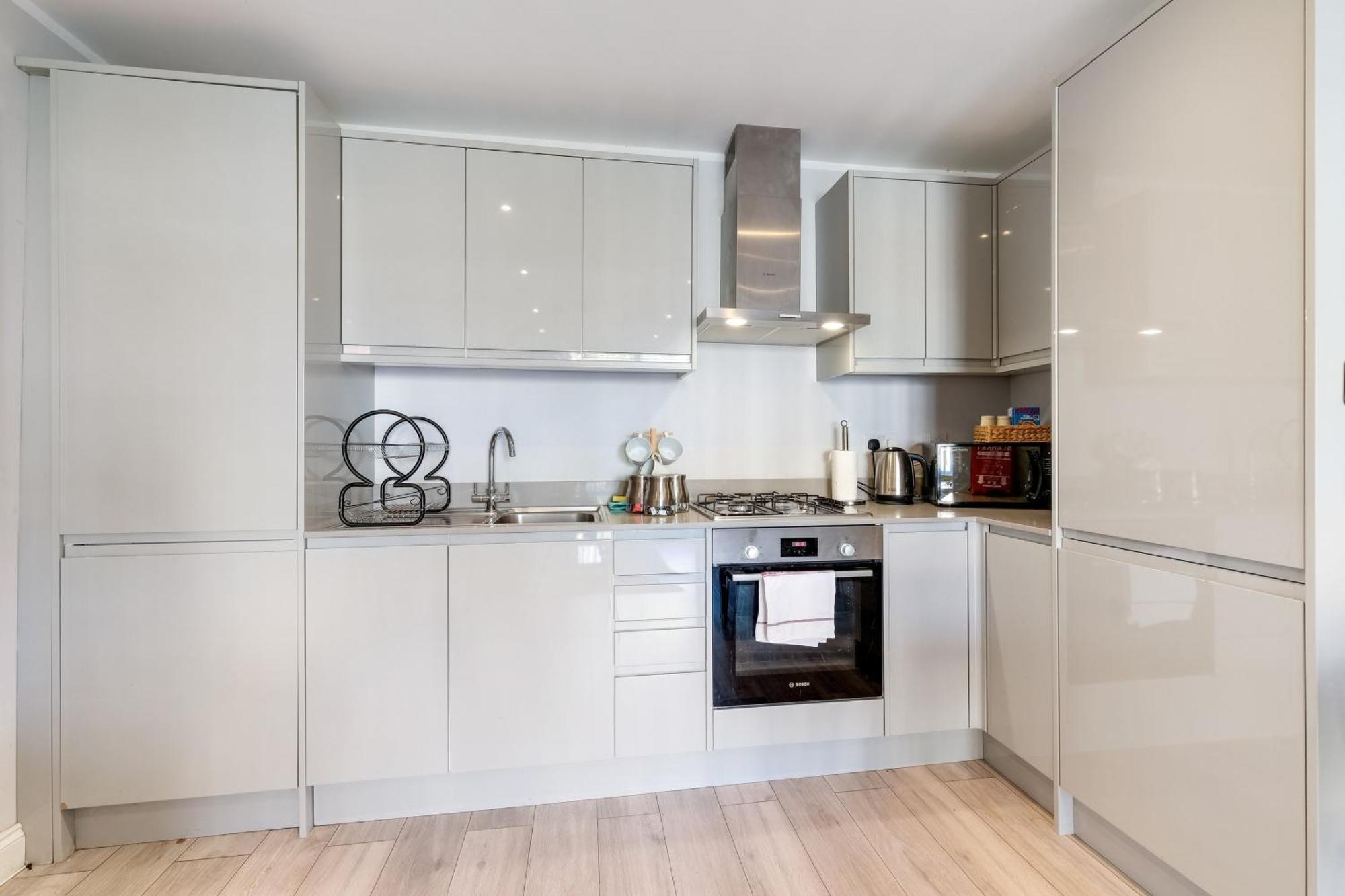 2 Bedroom Penthouse With Parking High Wycombe By 360Stays Extérieur photo